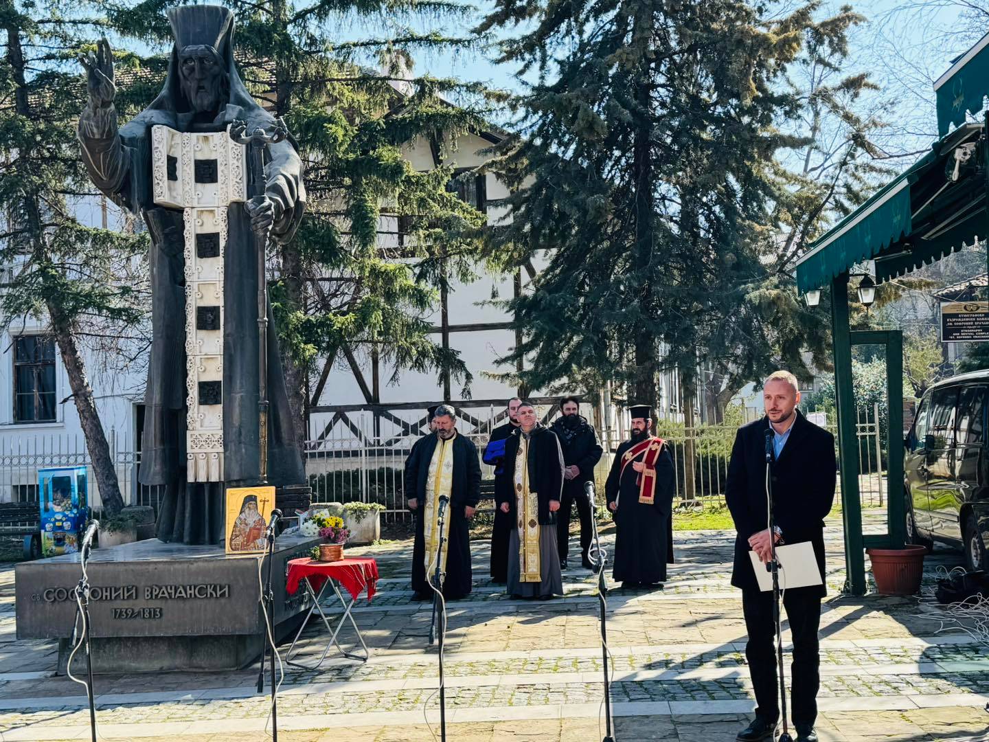 Зам.-кметът Александър Владимиров